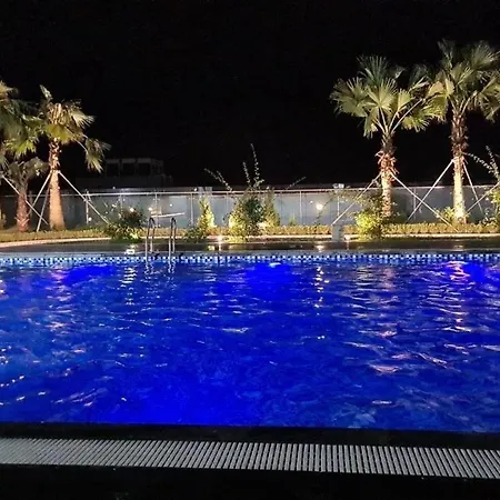 Tom Appartment Gym And Pool Free, Hue Exterior photo